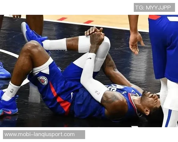 外线火力全开保罗乔治半场狂砍17分三分球命中率高达80 外线火力全开保罗乔治半场狂砍17分三分球命中率高达80