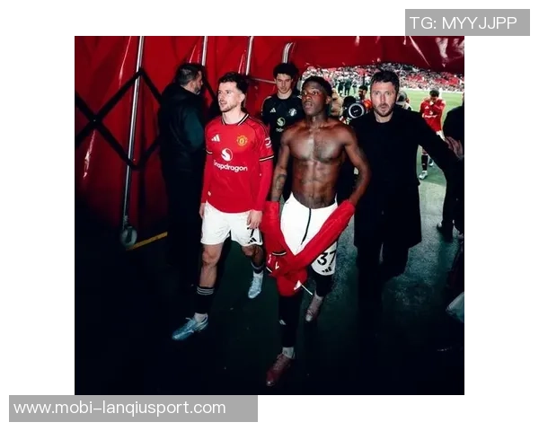 罗马诺透露梅努或在新帅麾下获得机会球队仍有意引进齐尔克泽