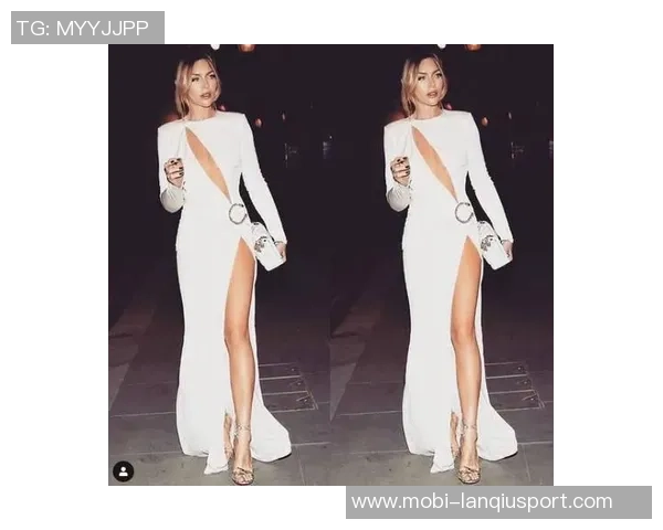 克劳奇分享家庭趣事：为妻子选礼物无能女儿因女足热爱足球