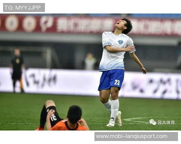 崔鹏:在赛场上勇敢拼搏才能赢得尊严与生存的真谛 崔鹏:在赛场上勇敢拼搏才能赢得尊严与生存的真谛